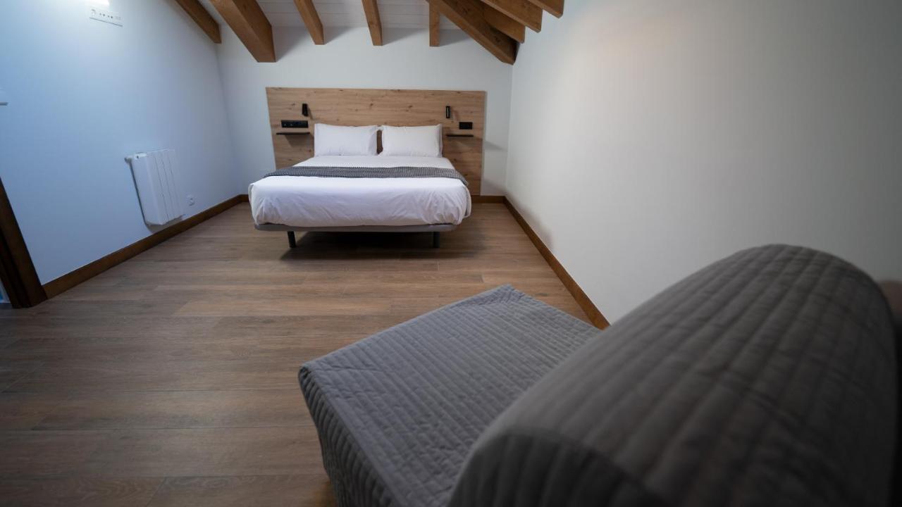 Apartamentos Puerta De Occidente Cornellana Kültér fotó